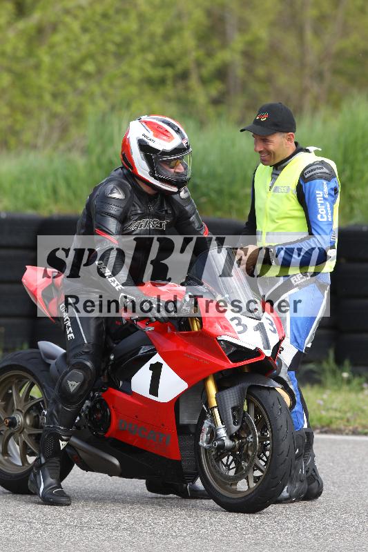 Archiv-2025/10 23.04.2025 Cornu Master School ADR/gruen-vert/313